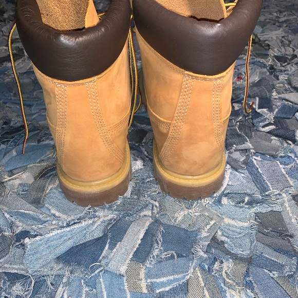 Construction Timberlands Size 8 - Picture 3 of 3